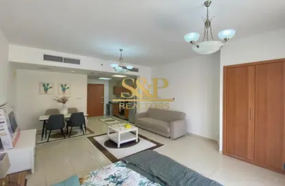 Apartment - 1 Bathroom for rent in Magnolia 1 - Emirates Gardens 2 - Jumeirah Village Circle - Dubai