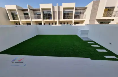 Townhouse - 3 Bedrooms - 4 Bathrooms for sale in Damac Hills 2 - Dubai