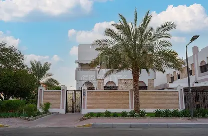 Villa - 5 Bedrooms - 6 Bathrooms for rent in Al Musalla Area - Al Karamah - Abu Dhabi