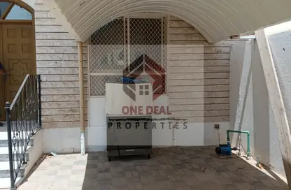 Apartment - 3 Bedrooms - 4 Bathrooms for rent in Al Kuwaitat - Central District - Al Ain