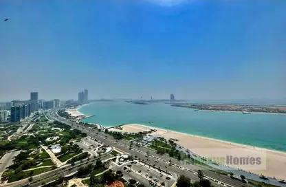 Apartment - 4 Bedrooms - 5 Bathrooms for rent in Wave tower - Corniche Road - Abu Dhabi