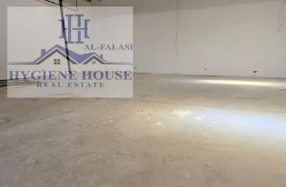 Warehouse - Studio - 2 Bathrooms for rent in Umm Al Thuoob - Umm Al Quwain