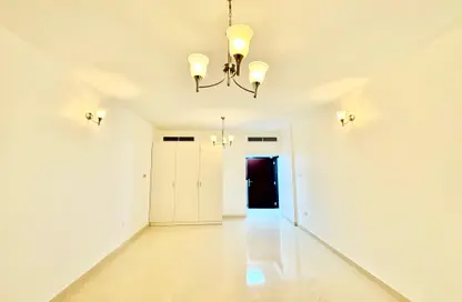 Apartment - 2 Bedrooms - 2 Bathrooms for rent in White Swan Building - Sheikh Zayed Road - Dubai