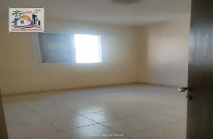 Apartment - 3 Bedrooms - 3 Bathrooms for rent in Al Qulaya'ah - Al Sharq - Sharjah