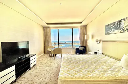 Apartment - 1 Bathroom for rent in The Palm Tower - Palm Jumeirah - Dubai