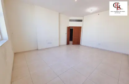 Apartment - 3 Bedrooms - 4 Bathrooms for rent in Shabiya 10 - Shabiya - Mussafah - Abu Dhabi