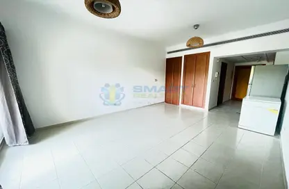 Apartment - 1 Bathroom for rent in Al Dhafra 3 - Al Dhafra - Greens - Dubai