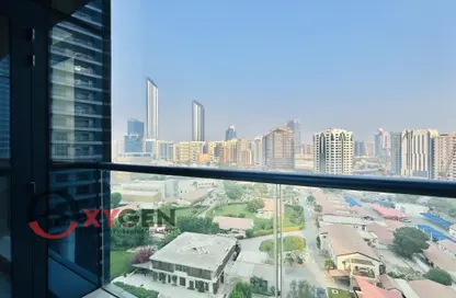 Apartment - 2 Bedrooms - 4 Bathrooms for rent in Wave tower - Corniche Road - Abu Dhabi