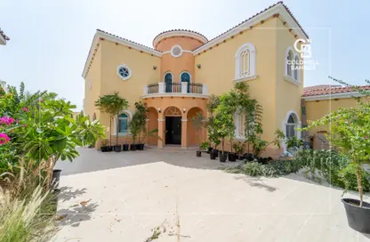 Villa - 5 Bedrooms - 7 Bathrooms for rent in Legacy - Jumeirah Park - Dubai