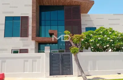 Villa - 5 Bedrooms - 7 Bathrooms for rent in Hills Abu Dhabi - Al Maqtaa - Abu Dhabi