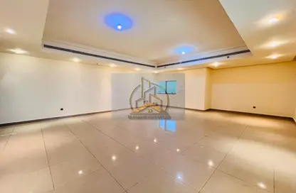 Apartment - 3 Bedrooms - 5 Bathrooms for rent in Al Mina - Abu Dhabi