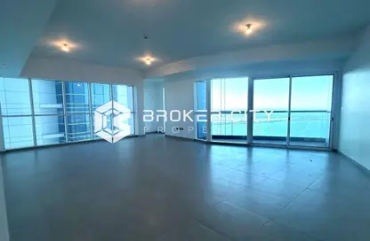 Apartment - 3 Bedrooms - 5 Bathrooms for rent in Al Reef Tower - Corniche Road - Abu Dhabi