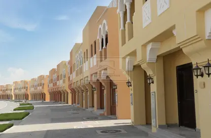 Villa - 2 Bedrooms - 3 Bathrooms for sale in Zone 8 - Hydra Village - Abu Dhabi