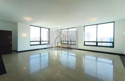 Apartment - 3 Bedrooms - 4 Bathrooms for rent in Hamdan Street - Abu Dhabi