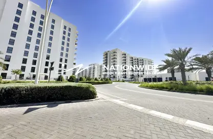 Apartment - 1 Bedroom - 1 Bathroom for rent in Waters Edge - Yas Island - Abu Dhabi