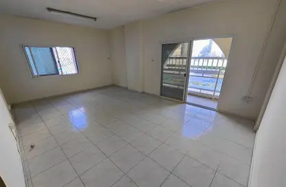 Empty Room image for: Whole Building - Studio for sale in Al Rashidiya 1 - Al Rashidiya - Ajman, Image 1