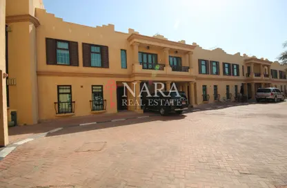 Villa - 4 Bedrooms - 5 Bathrooms for rent in Fortress Compound - Al Salam Street - Abu Dhabi