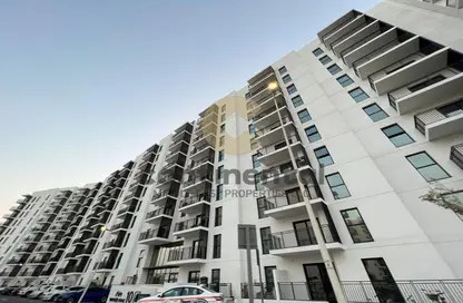 Apartment - 3 Bedrooms - 3 Bathrooms for rent in Waters Edge - Yas Island - Abu Dhabi