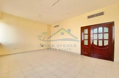 Apartment - 2 Bedrooms - 2 Bathrooms for rent in Al Falah Street - City Downtown - Abu Dhabi