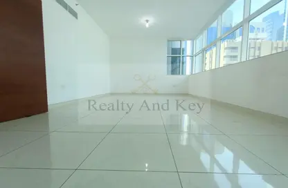 Apartment - 3 Bedrooms - 5 Bathrooms for rent in Khalifa Street - Abu Dhabi