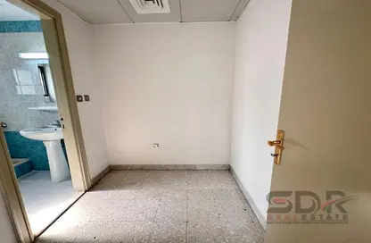 Apartment - 3 Bedrooms - 3 Bathrooms for rent in Lafzaeyya Tower - Khalifa Street - Abu Dhabi