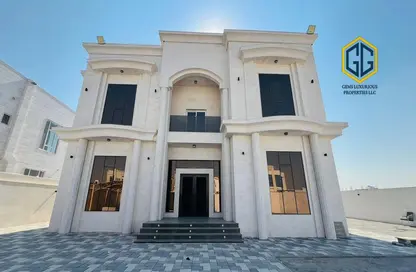 Villa - 4 Bedrooms - 5 Bathrooms for rent in Wadi Alshabak - Dubai