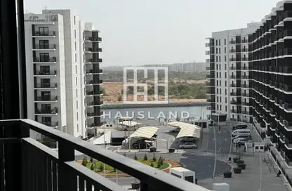 Apartment - 2 Bedrooms - 3 Bathrooms for sale in Waters Edge - Yas Island - Abu Dhabi