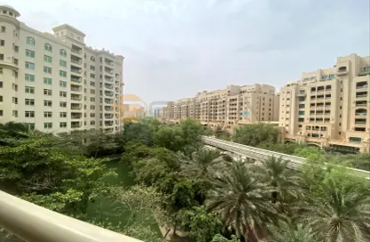 Apartment - 2 Bedrooms - 3 Bathrooms for sale in Al Anbara - Shoreline Apartments - Palm Jumeirah - Dubai