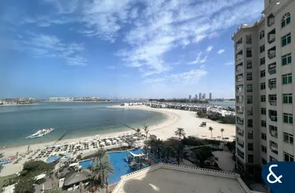 Apartment - 3 Bedrooms - 4 Bathrooms for sale in Al Nabat - Shoreline Apartments - Palm Jumeirah - Dubai