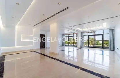 Villa for rent in Sector L - Emirates Hills - Dubai