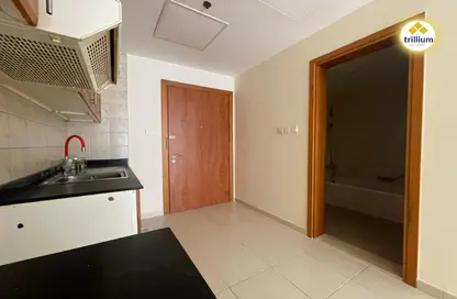 Apartment - 1 Bathroom for rent in Magnolia 1 - Emirates Gardens 2 - Jumeirah Village Circle - Dubai