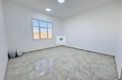 Apartment - 1 Bedroom - 2 Bathrooms for rent in Shakhbout City - Abu Dhabi