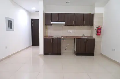 Apartment - 1 Bathroom for rent in Al Ghubaiba Area - Bur Dubai - Dubai