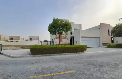 Villa - 4 Bedrooms - 6 Bathrooms for sale in Nasma Residence - Al Tai - Sharjah