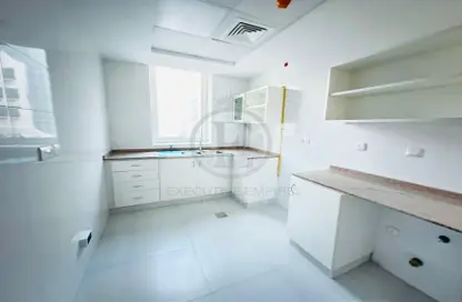 Apartment - 2 Bedrooms - 2 Bathrooms for rent in Electra Tower - Electra Street - Abu Dhabi