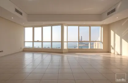 Apartment - 3 Bedrooms - 4 Bathrooms for rent in Al Mina Tower - Al Mina - Abu Dhabi