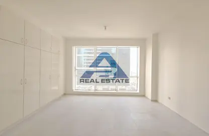 Apartment - 2 Bedrooms - 3 Bathrooms for rent in Hamdan Street - Abu Dhabi