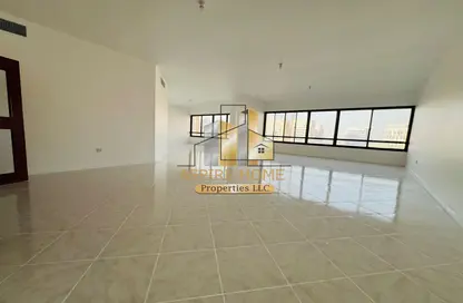 Apartment - 4 Bedrooms - 4 Bathrooms for rent in Al Salam Tower - Tourist Club Area - Abu Dhabi