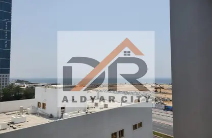 Apartment - 2 Bedrooms - 1 Bathroom for rent in Corniche Tower - Ajman Corniche Road - Ajman