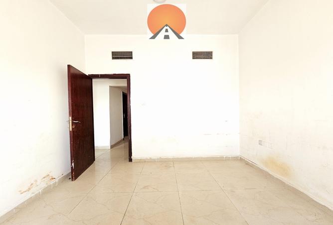 Apartment - 2 Bedrooms - 2 Bathrooms for rent in Muwaileh Commercial - Sharjah