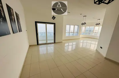 Apartment - 2 Bedrooms - 3 Bathrooms for rent in Palm Tower 1 - Palm Towers - Al Majaz - Sharjah