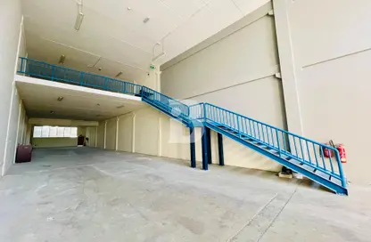 Warehouse - Studio - 2 Bathrooms for rent in Al Quoz 3 - Al Quoz - Dubai