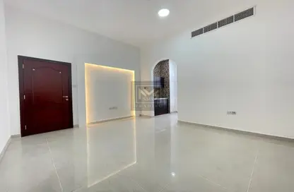 Apartment - 1 Bathroom for rent in Al Mushrif - Abu Dhabi