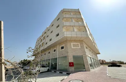 Half Floor - Studio - 3 Bathrooms for rent in Al Mowaihat 1 - Al Mowaihat - Ajman