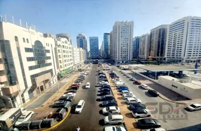 Apartment - 2 Bedrooms - 2 Bathrooms for rent in Pearl Tower - Electra Street - Abu Dhabi