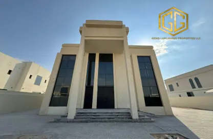 Villa - 5 Bedrooms - 6 Bathrooms for rent in Al Aweer 1 - Al Aweer - Dubai