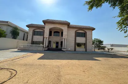 Villa - 6 Bedrooms for rent in Al Jurainah - Sharjah