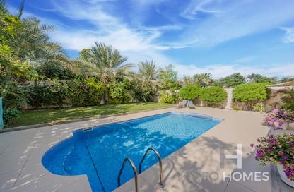 Villa - 3 Bedrooms - 4 Bathrooms for sale in Legacy - Jumeirah Park - Dubai