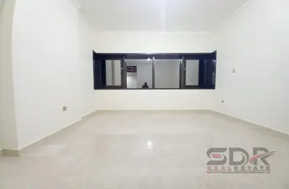 Apartment - 4 Bedrooms - 5 Bathrooms for rent in Ben Karm Tower - Hamdan Street - Abu Dhabi