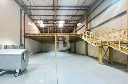 Warehouse - Studio for rent in Phase 1 - Dubai Investment Park (DIP) - Dubai